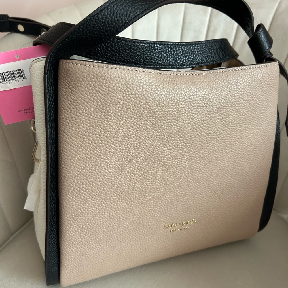 Kate Spade Black and Cream Shoulder Bag with Modern Design
